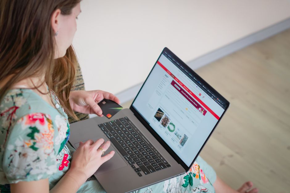 How Much Does a Website Cost in 2026? (E-commerce, Corporate & MVP Pricing) — ReStartWeb AI