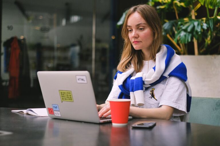 US Web Development Pricing Benchmark 2026: Freelancer vs Studio Rates — ReStartWeb AI