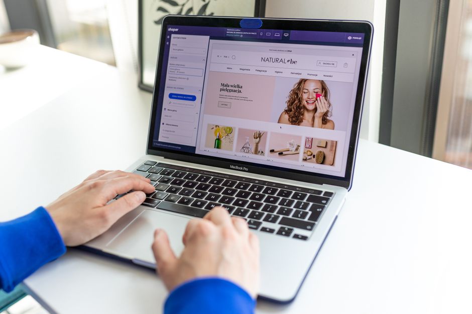 How Much Does a Shopify Store Cost? — ReStartWeb AI
